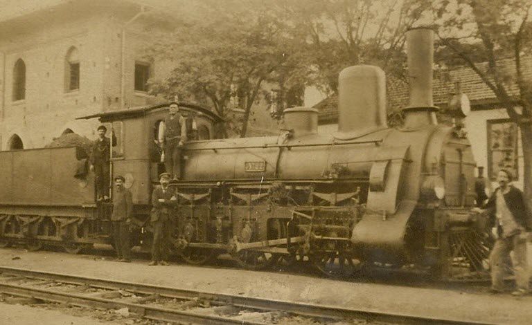 Στα βαγόνια του σιδηροδρόμου από το Καραγάτς